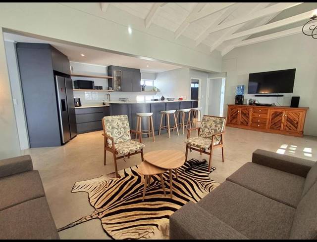 4 BEDROOM HOUSE FOR SALE IN BRITANNIA BAY